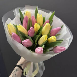 Букет 19 тюльпанів Вірджинія