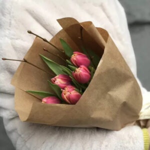 Букет 5 рожевих тюльпанів Тихий комплімент