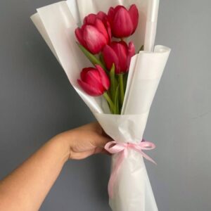 Букет із 5 тюльпанів  Альтея
