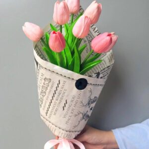 Букет 7 тюльпанів Панна