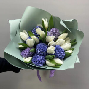 Букет із гіацинтів та тюльпанів Ніка