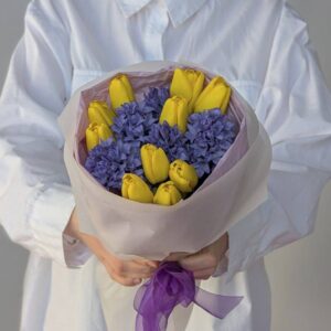 Букет із гіацинтів та тюльпанів Діна