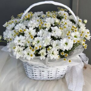 Кошик із квітами Біла Ніжність